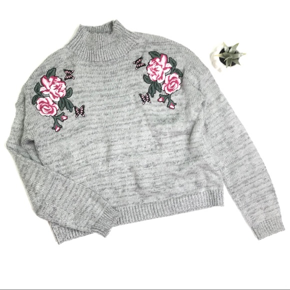 Cloud Chaser Sweaters - [Cloud Chaser] Embroidered Rose Sweater Size Small